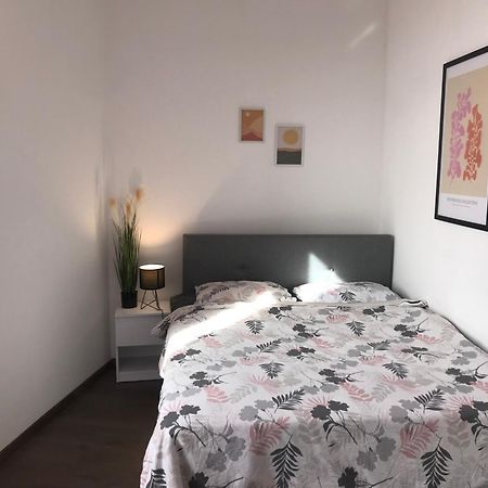 River City Apartments غييكا المظهر الخارجي الصورة