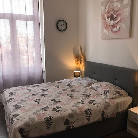 River City Apartments غييكا المظهر الخارجي الصورة